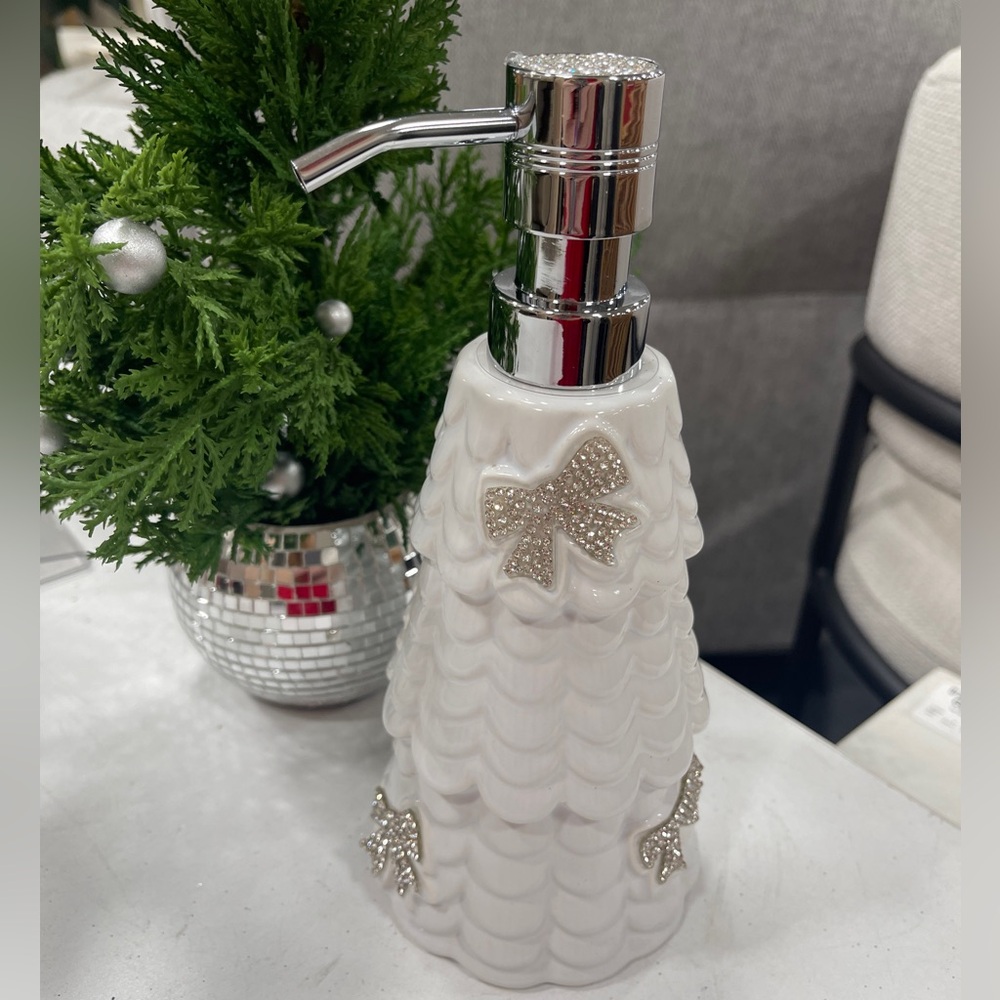 Christmas Bow Ribbon Coquette Rhinestone White Christmas Tree Soap Dispenser NWT